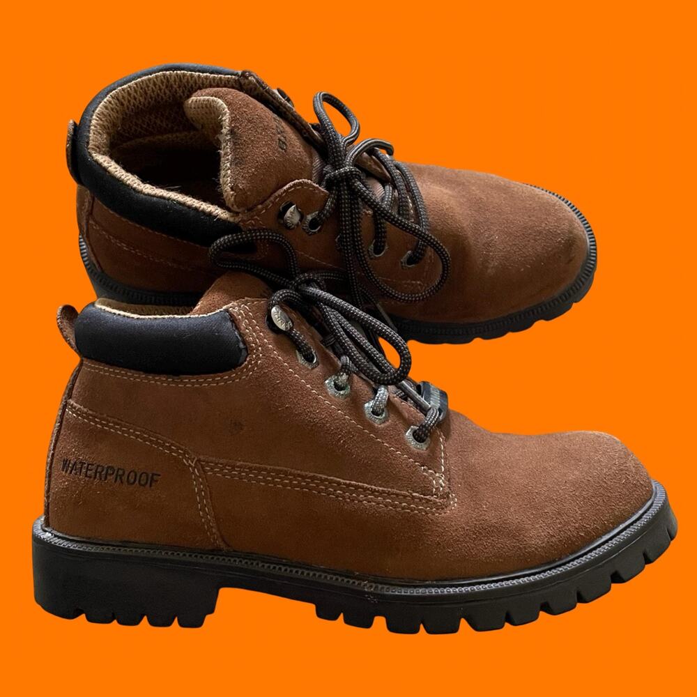 90's vintage brown suede waterproof hiking boots work boots Size 8